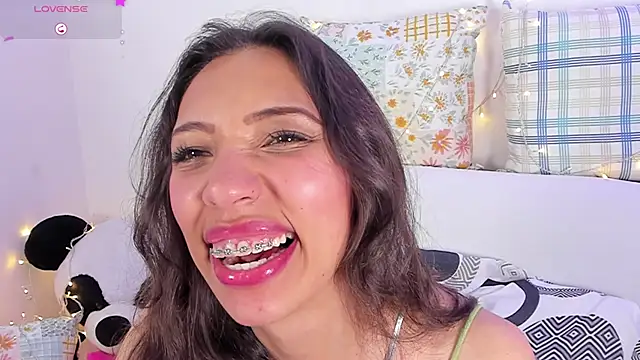 Snapshot of Miss_veronicaa2 chatting on February 25, 2025, 3:27 pm Miss veronicaa2 online show from February 25, 2025, 3:27 pm