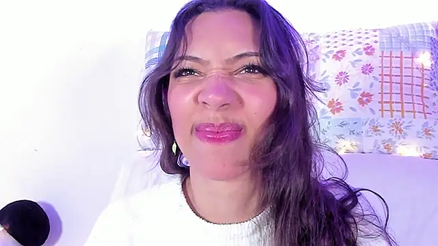 Snapshot of Miss_veronicaa2 chatting on February 28, 2025, 2:20 pm Miss veronicaa2 online show from February 28, 2025, 2:20 pm