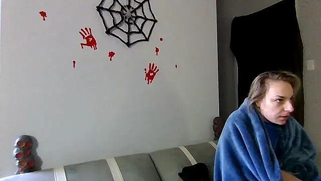 cruz815 online show from October 25, 2025, 2:35 pm