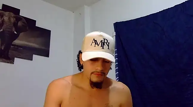 Snapshot of Keiviid chatting on February 9, 2025, 4:40 pm Keiviid online show from February 9, 2025, 4:40 pm