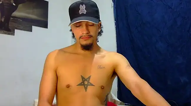 Snapshot of Keiviid chatting on February 26, 2025, 12:03 pm Keiviid online show from February 26, 2025, 12:03 pm