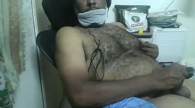 awesomeroc123 online show from February 28, 2025, 5:37 pm