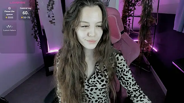 Snapshot of MilaStoyne chatting on October 7, 2025, 8:00 am MilaStoyne online show from October 7, 2025, 8:00 am