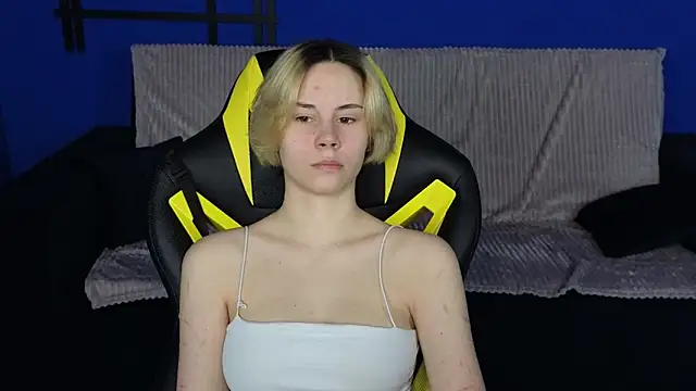 Snapshot of BettyCarter07 chatting on March 3, 2025, 8:27 am BettyCarter07 online show from March 3, 2025, 8:27 am