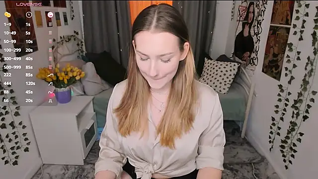 Snapshot of MaryWaddell chatting on March 14, 2025, 9:32 pm MaryWaddell online show from March 14, 2025, 9:32 pm