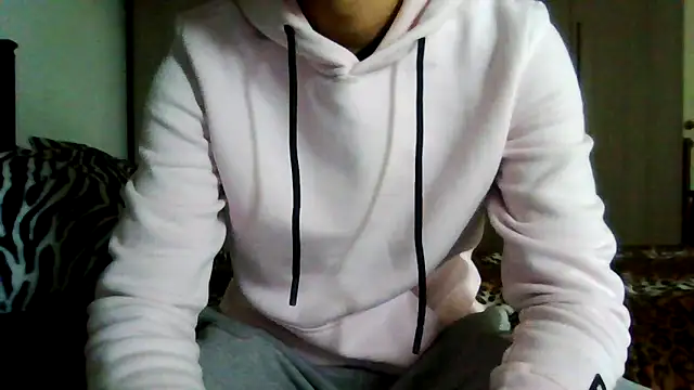 Snapshot of tommyboyteen chatting on February 14, 2025, 12:47 pm tommyboyteen online show from February 14, 2025, 12:47 pm