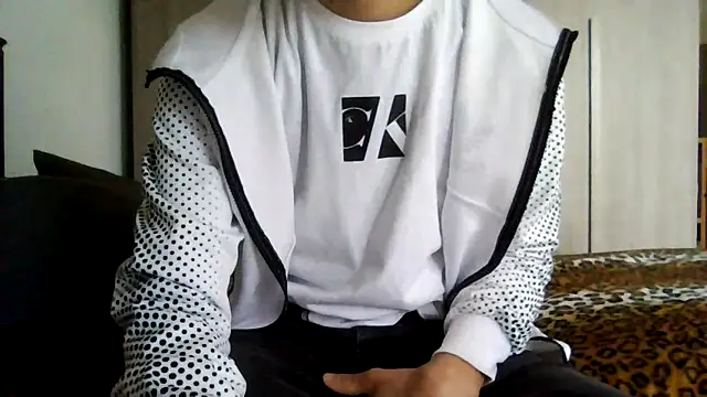 Snapshot of tommyboyteen chatting on March 22, 2025, 8:18 am tommyboyteen online show from March 22, 2025, 8:18 am