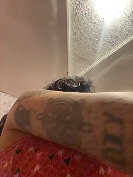 Snapshot of AriYokai chatting on November 2, 2025, 9:39 pm AriYokai online show from November 2, 2025, 9:39 pm