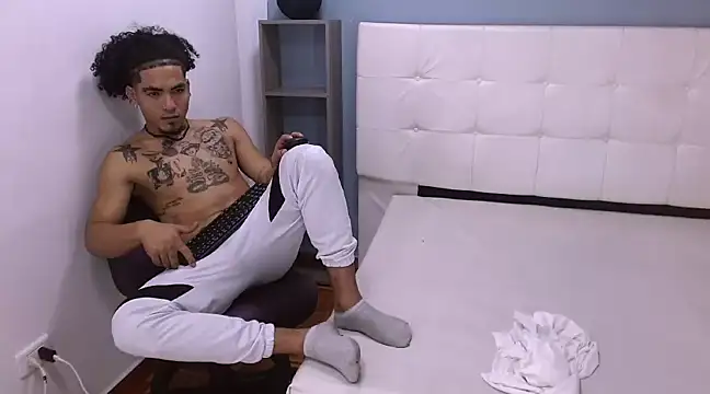 Snapshot of LihanJor_23 chatting on February 4, 2025, 6:36 am LihanJor 23 online show from February 4, 2025, 6:36 am