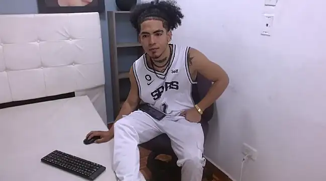 Snapshot of LihanJor_23 chatting on February 9, 2025, 3:53 am LihanJor 23 online show from February 9, 2025, 3:53 am