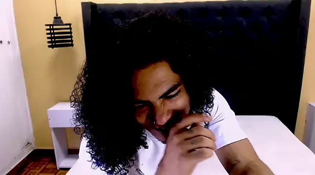 Snapshot of LihanJor_23 chatting on February 14, 2025, 10:58 pm LihanJor 23 online show from February 14, 2025, 10:58 pm