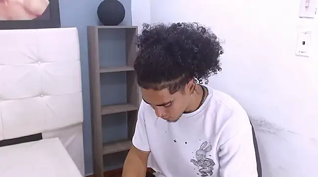 Snapshot of LihanJor_23 chatting on February 15, 2025, 2:04 am LihanJor 23 online show from February 15, 2025, 2:04 am