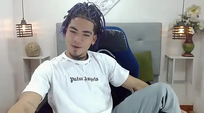 Snapshot of LihanJor_23 chatting on March 18, 2025, 3:31 am LihanJor 23 online show from March 18, 2025, 3:31 am