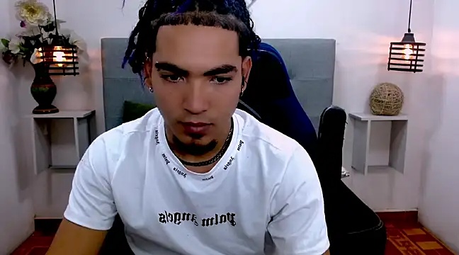 Snapshot of LihanJor_23 chatting on March 18, 2025, 9:42 am LihanJor 23 online show from March 18, 2025, 9:42 am