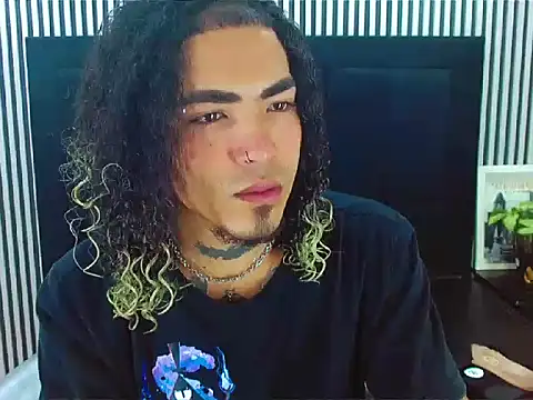 Snapshot of LihanJor_23 chatting on September 22, 2025, 12:51 pm LihanJor 23 online show from September 22, 2025, 12:51 pm