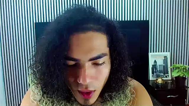 Snapshot of LihanJor_23 chatting on September 27, 2025, 12:43 pm LihanJor 23 online show from September 27, 2025, 12:43 pm