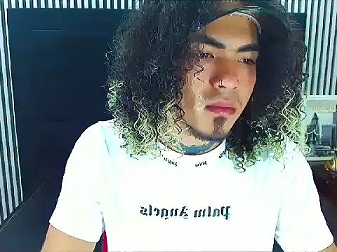 Snapshot of LihanJor_23 chatting on October 8, 2025, 12:58 pm LihanJor 23 online show from October 8, 2025, 12:58 pm