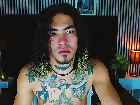 Snapshot of LihanJor_23 chatting on October 24, 2025, 12:34 pm LihanJor 23 online show from October 24, 2025, 12:34 pm