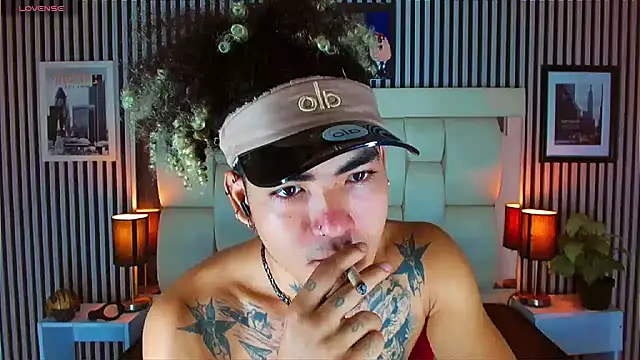 Snapshot of LihanJor_23 chatting on October 29, 2025, 12:18 pm LihanJor 23 online show from October 29, 2025, 12:18 pm