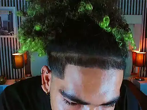 Snapshot of LihanJor_23 chatting on November 18, 2025, 2:43 pm LihanJor 23 online show from November 18, 2025, 2:43 pm