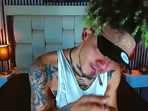 Snapshot of LihanJor_23 chatting on December 4, 2025, 1:53 pm LihanJor 23 online show from December 4, 2025, 1:53 pm