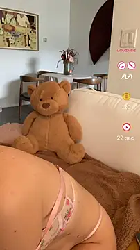 rileylovesyou online show from March 14, 2025, 6:50 pm