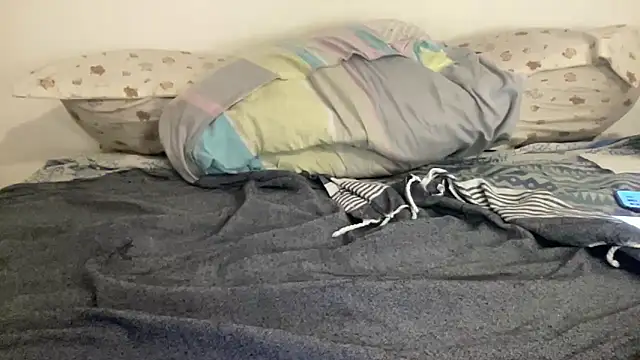 shineofcrazy online show from November 1, 2025, 1:07 am