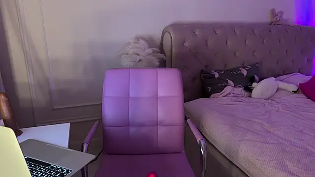 Snapshot of Kisskeyy chatting on February 20, 2025, 1:14 am Kisskeyy online show from February 20, 2025, 1:14 am