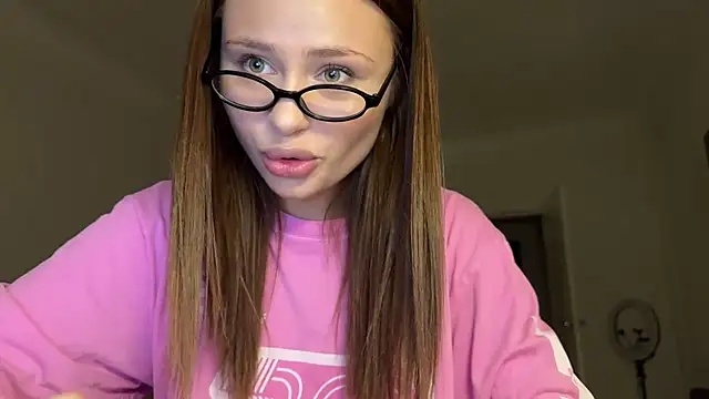 Snapshot of Kisskeyy chatting on September 8, 2025, 6:51 pm Kisskeyy online show from September 8, 2025, 6:51 pm