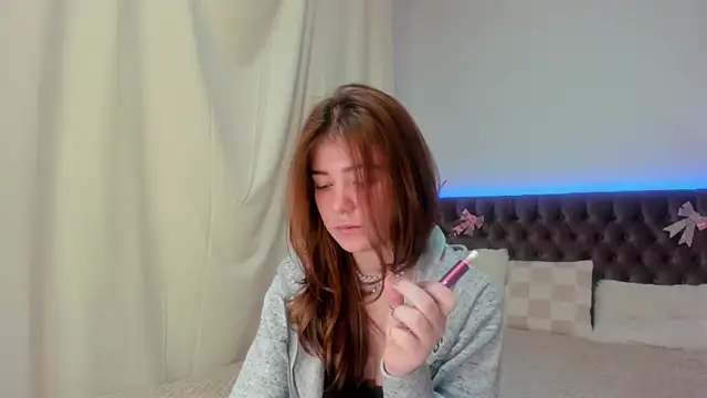 Snapshot of Ella_Mayers chatting on March 1, 2025, 9:37 pm Ella Mayers online show from March 1, 2025, 9:37 pm