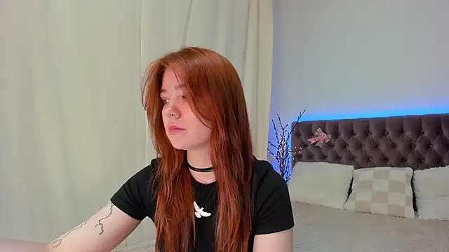Snapshot of Ella_Mayers chatting on March 17, 2025, 12:41 am Ella Mayers online show from March 17, 2025, 12:41 am