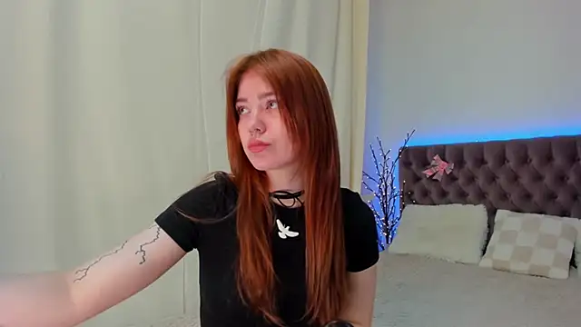 Snapshot of Ella_Mayers chatting on March 20, 2025, 12:19 am Ella Mayers online show from March 20, 2025, 12:19 am