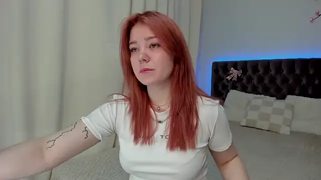 Snapshot of Ella_Mayers chatting on September 14, 2025, 12:26 pm Ella Mayers online show from September 14, 2025, 12:26 pm