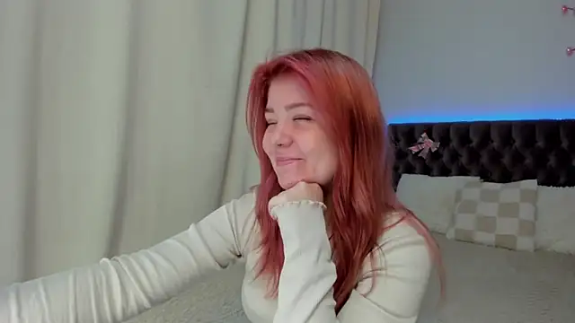 Snapshot of Ella_Mayers chatting on October 3, 2025, 11:40 am Ella Mayers online show from October 3, 2025, 11:40 am