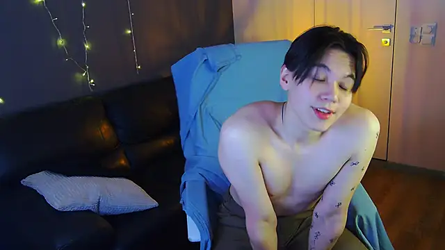 Snapshot of just_gay_ chatting on February 26, 2025, 10:42 pm just gay online show from February 26, 2025, 10:42 pm