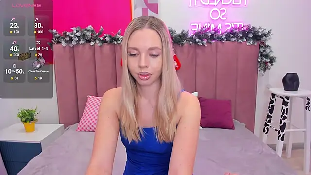 TessaAdorable online show from December 4, 2025, 2:32 am