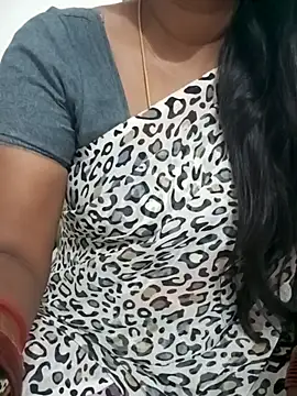 Snapshot of Tamil_Meera12 chatting on February 13, 2025, 5:11 pm Tamil Meera12 online show from February 13, 2025, 5:11 pm
