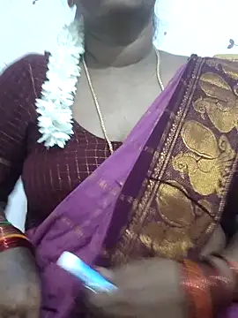Snapshot of Tamil_Meera12 chatting on October 5, 2025, 6:45 am Tamil Meera12 online show from October 5, 2025, 6:45 am