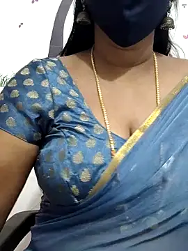 Snapshot of Tamil_Meera12 chatting on October 7, 2025, 6:32 am Tamil Meera12 online show from October 7, 2025, 6:32 am