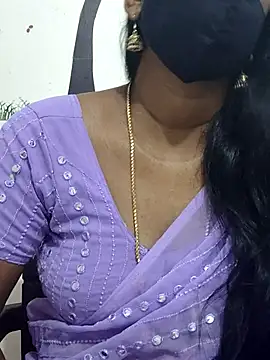 Snapshot of Tamil_Meera12 chatting on October 14, 2025, 6:36 am Tamil Meera12 online show from October 14, 2025, 6:36 am