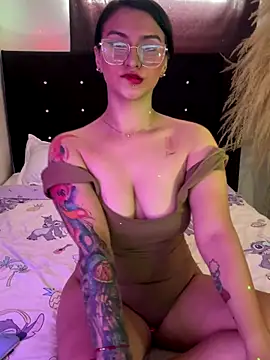 Snapshot of Emma_Giraldo chatting on September 15, 2025, 6:08 pm Emma Giraldo online show from September 15, 2025, 6:08 pm