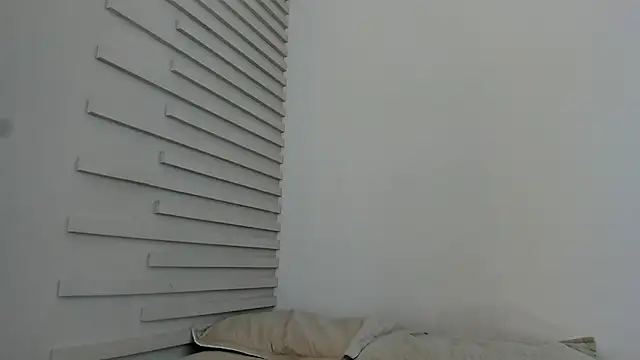 Snapshot of Lia_Guzman chatting on February 23, 2025, 2:57 pm Lia Guzman online show from February 23, 2025, 2:57 pm