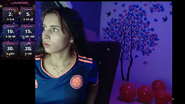 AngelaTurizo online show from September 9, 2025, 11:48 pm