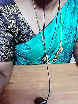 Snapshot of Tamil_Radha chatting on October 1, 2025, 5:41 pm Tamil Radha online show from October 1, 2025, 5:41 pm