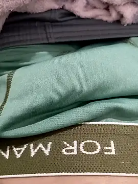 blzin20 online show from February 3, 2025, 3:20 am