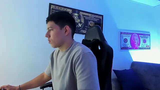 JamesCr  online show from February 28, 2025, 1:25 pm