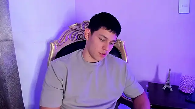 JamesCr  online show from March 7, 2025, 8:11 pm