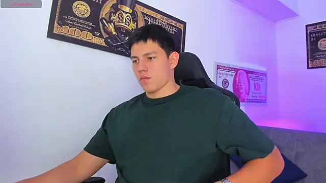 JamesCr  online show from March 11, 2025, 8:20 pm