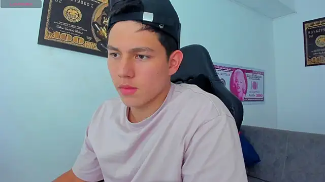 JamesCr  online show from March 15, 2025, 10:55 pm