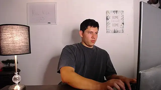 JamesCr  online show from October 11, 2025, 11:03 pm